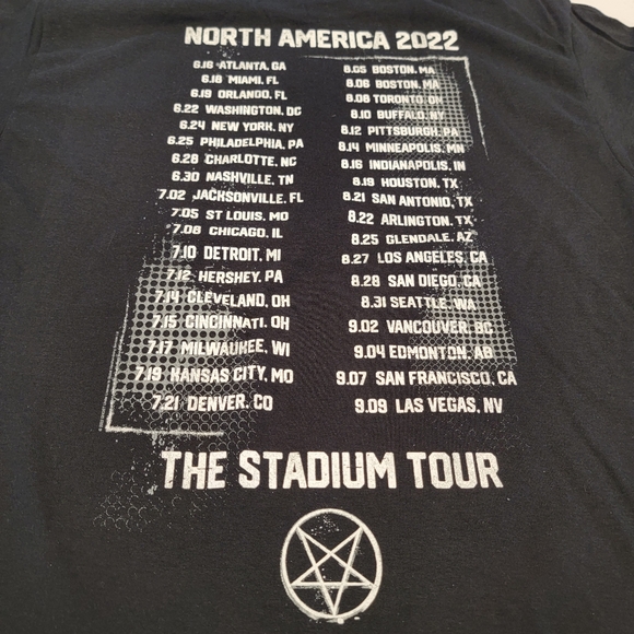 Motley Crue North American Stadium Tour 2022 Official Merch Graphic Tee Size Lar - Picture 10 of 11